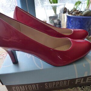 LIFE STRIDE ROCKABILLY PIN UP GOTH VAMPIRE FIRE RED PUMPS 3 INCH HEELS 9M